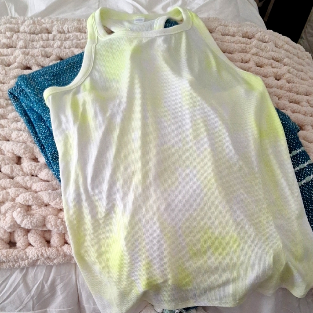 NWOT Old Navy Active Neon Yellow and White Tie Dye Racerback Tank Top in XL